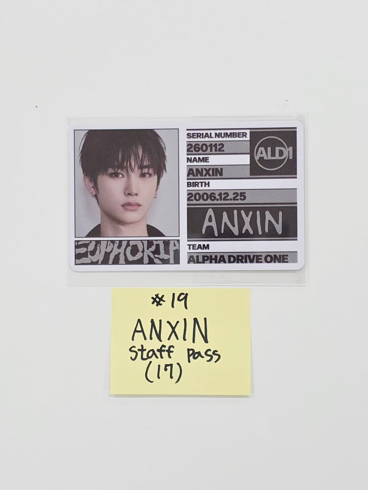 ALPHA DRIVE ONE "EUPHORIA" - Official Photocard, Staff Pass Photocard (Freak Alarm ver.) [26.01.13]