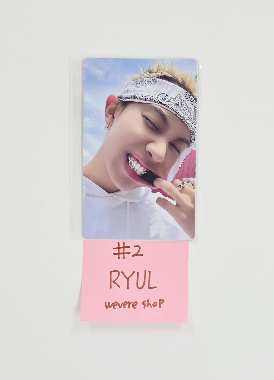 LNGSHOT "SHOT CALLERS" - Weverse Shop Pre-Order Benefit Photocard (standard, Magazine Ver.) <Restocked> [26.01.15]