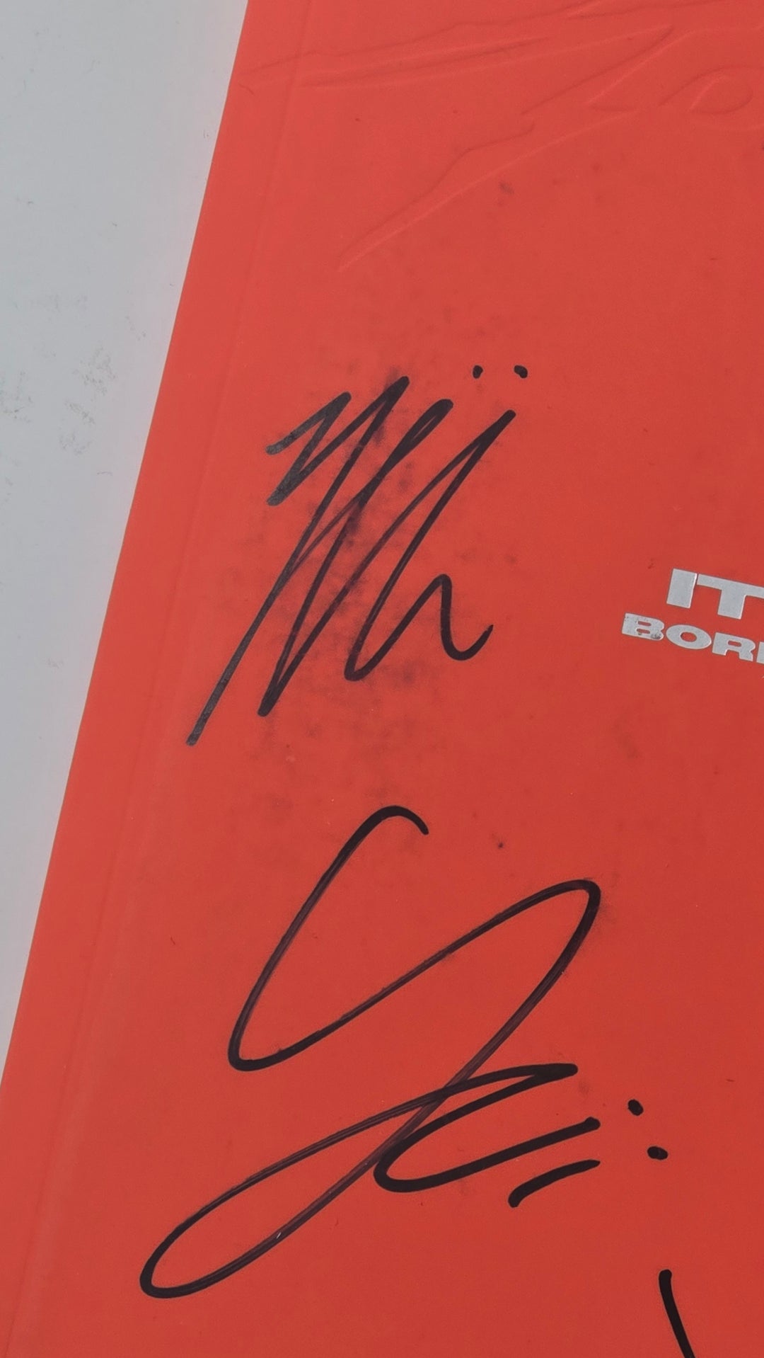 ITZY "BORN TO BE", YEJI "AIR" - Hand Autographed(Signed) Promo Album [26.1.15]