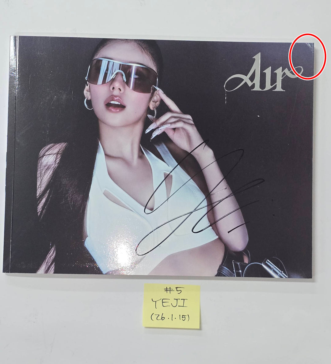 ITZY "BORN TO BE", YEJI "AIR" - Hand Autographed(Signed) Promo Album [26.1.15]