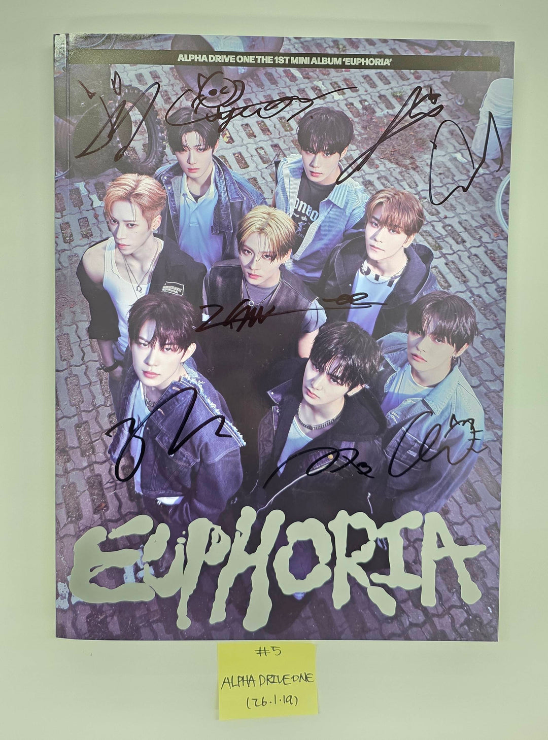 ALPHA DRIVE ONE "EUPHORIA" - Hand Autographed(Signed) Promo Album [26.1.19]