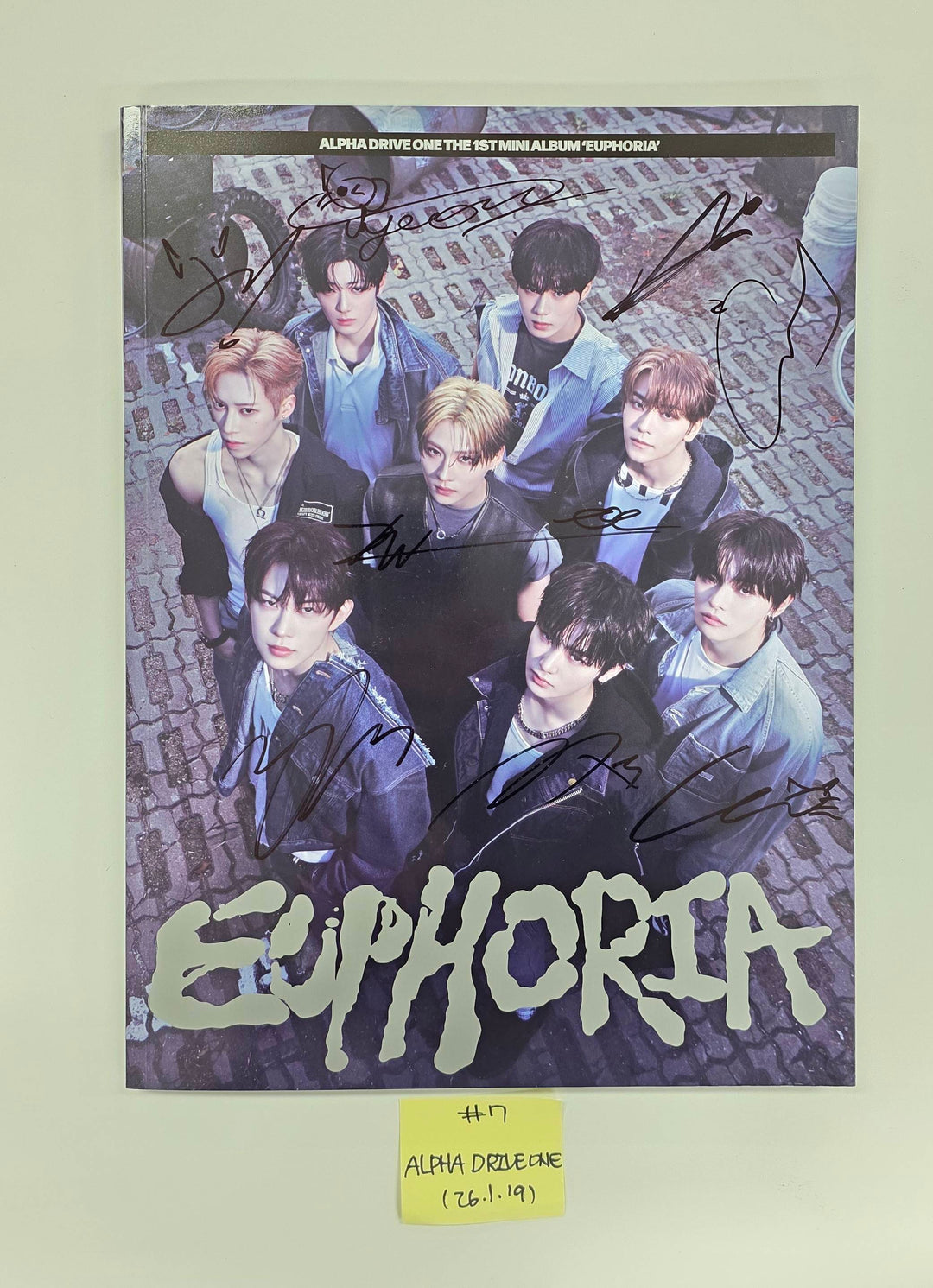 ALPHA DRIVE ONE "EUPHORIA" - Hand Autographed(Signed) Promo Album [26.1.19]