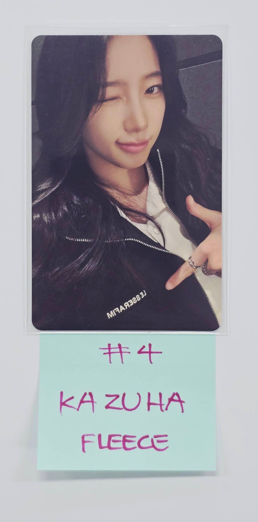 Le Sserafim "Crazy " in Japan - Pop-Up Fleece Photocard [26.1.21]