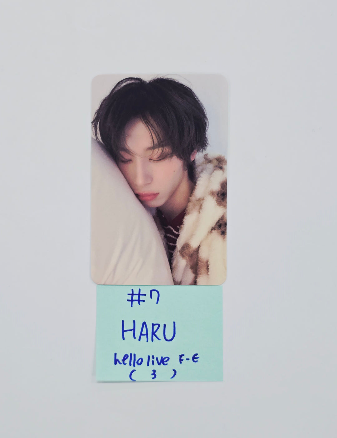 XLOV "UXLXVE" - Hello Live Fansign Event Photocard R4 [26.01.26]