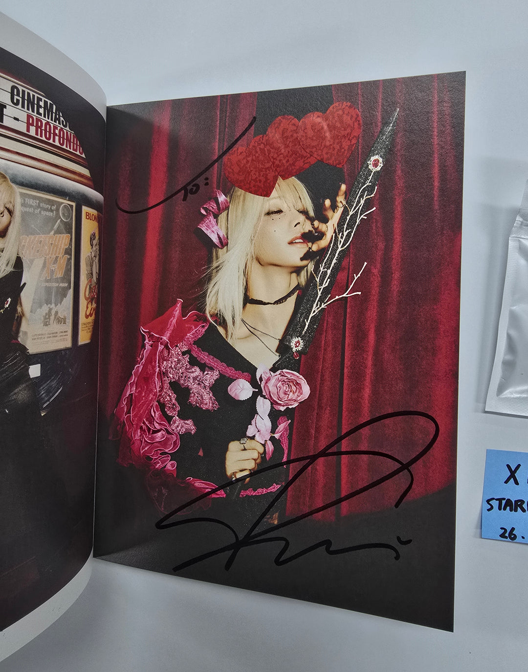 XLOV "UXLXVE" - Hand Autographed(Signed) Album [26.01.27]