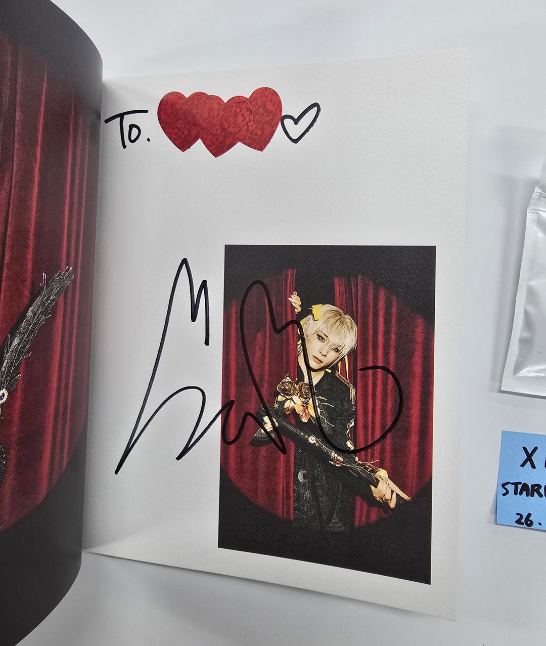 XLOV "UXLXVE" - Hand Autographed(Signed) Album [26.01.27]