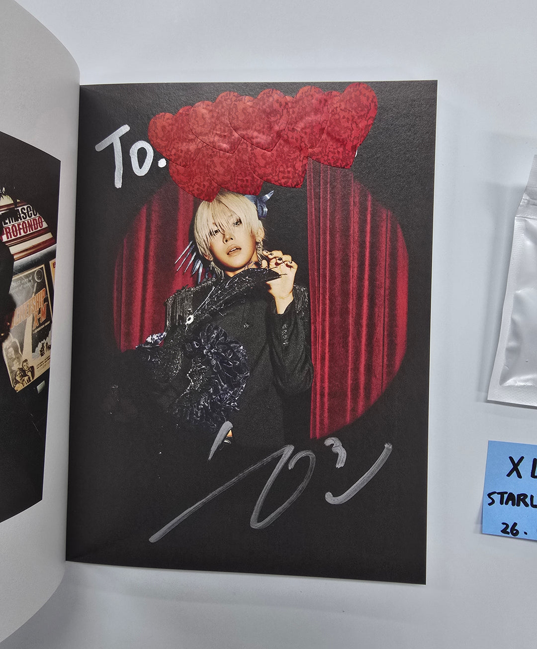 XLOV "UXLXVE" - Hand Autographed(Signed) Album [26.01.27]