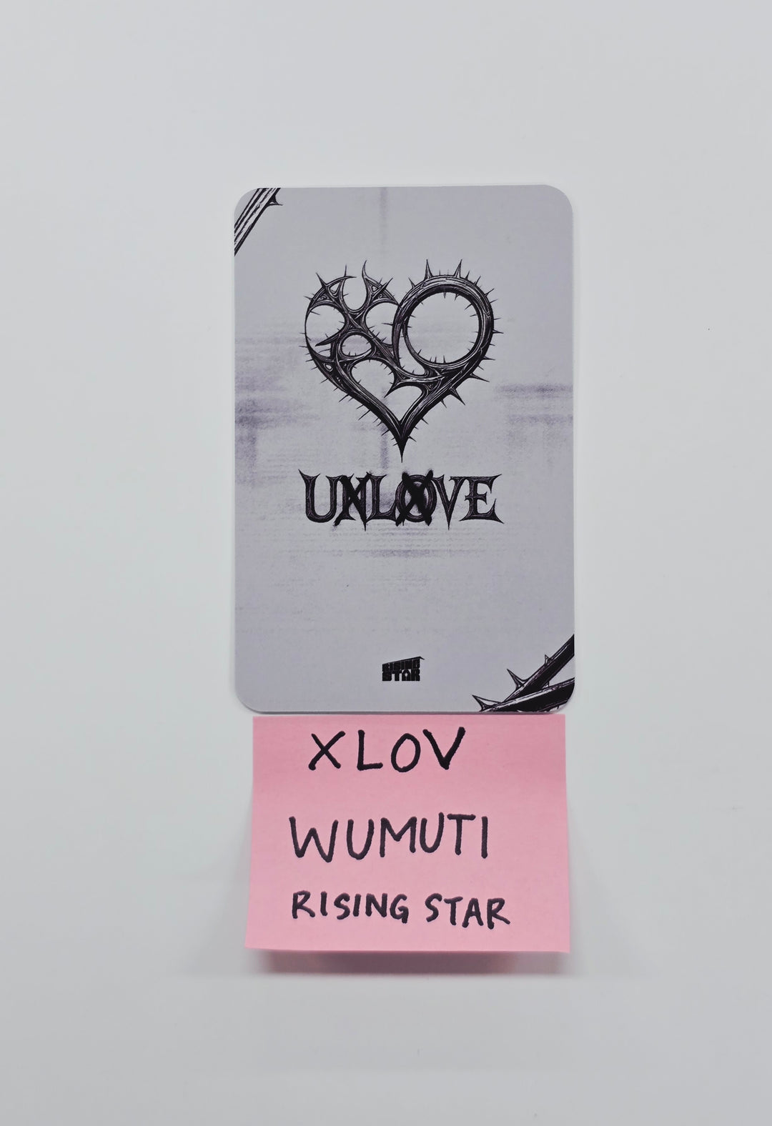 WUMUTI (Of XLOV) "UXLXVE" - Hand Autographed(Signed) Photocard [26.01.28]