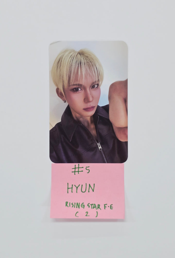 XLOV "UXLXVE" - Rising Star Fansign Event Photocard R4 [26.01.28]