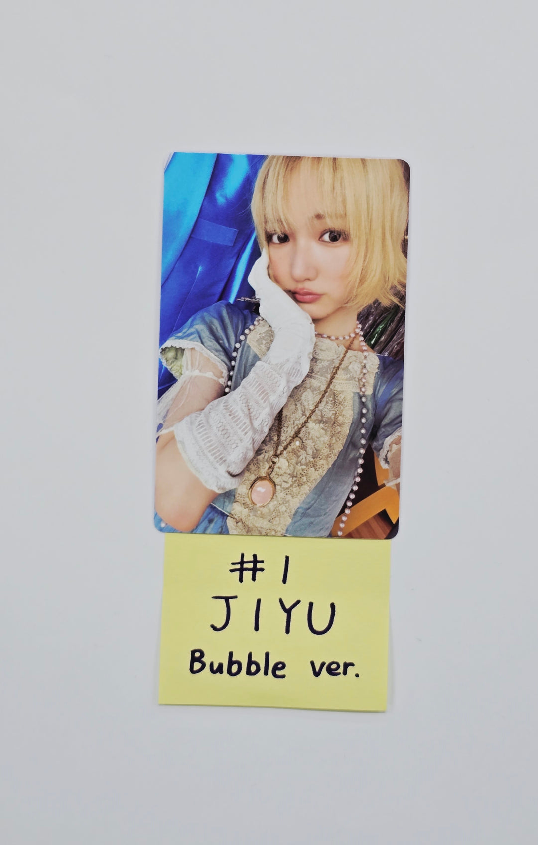 KiiiKiii "Delulu Pack" - Official Photocard (bubble ver.) [26.01.29]