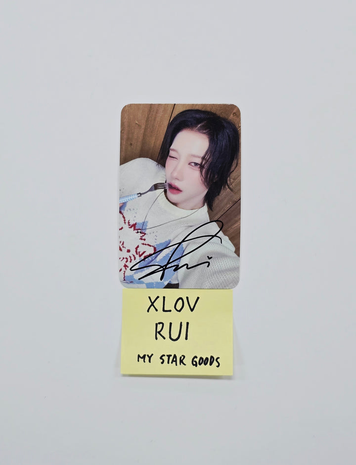 RUI (Of XLOV) "UXLXVE" - Hand Autographed(Signed) Photocard [26.01.30]