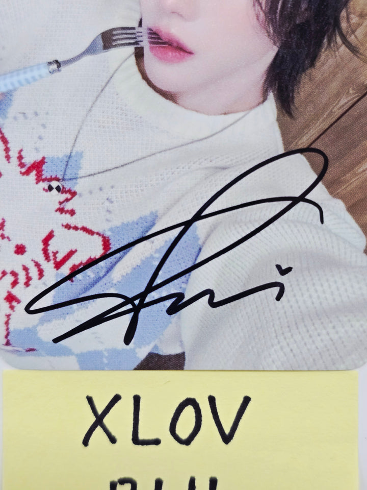 RUI (Of XLOV) "UXLXVE" - Hand Autographed(Signed) Photocard [26.01.30]