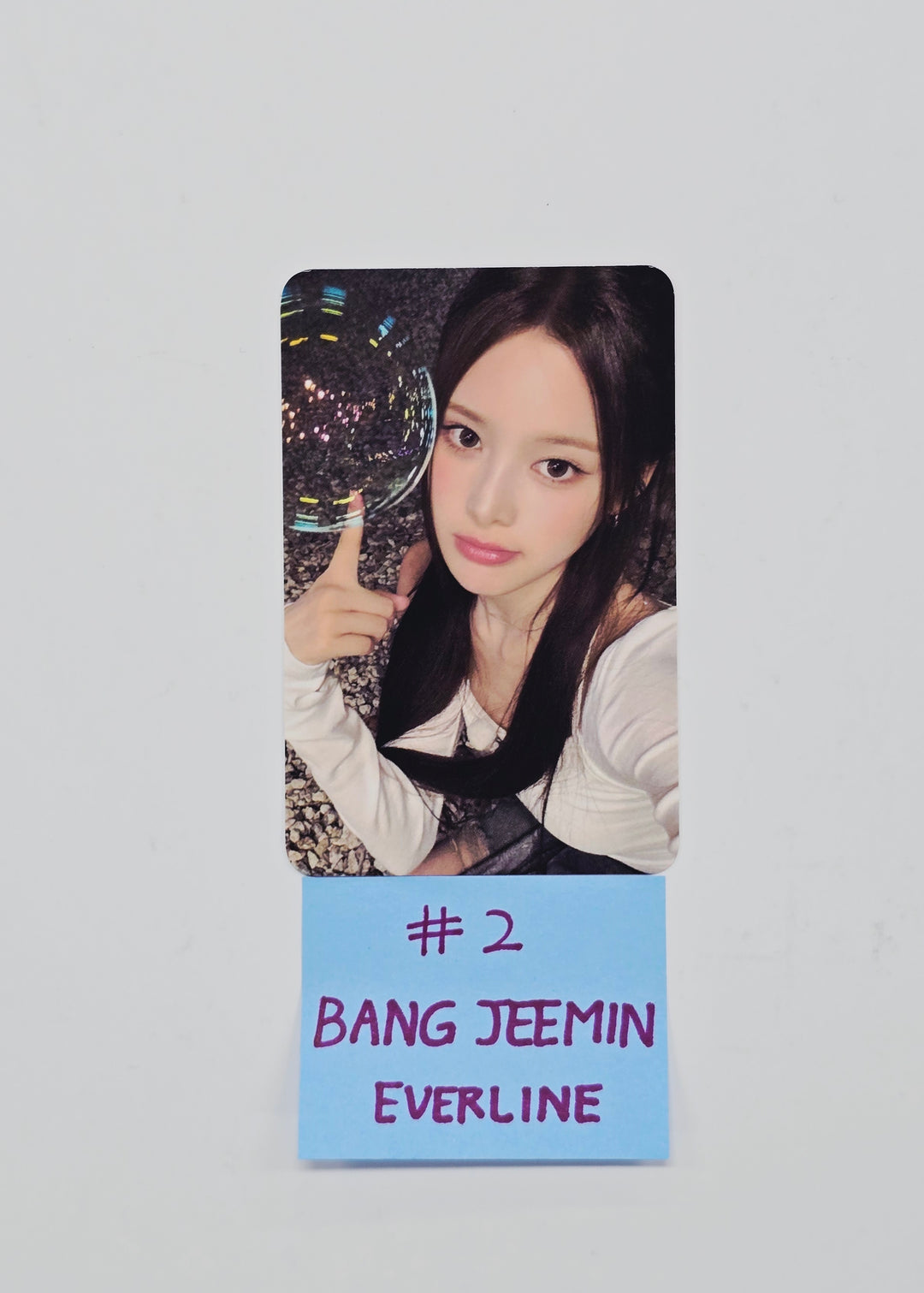 IZNA "Not Just Pretty" - Everline Fansign Event Photocard R2 (posterbook ver.)(Supercrush ver.) [26.02.03]