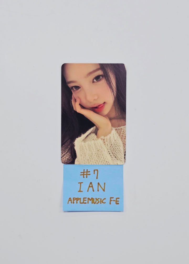 Hearts2Hearts "Focus" - Apple Music Fansign Event Photocard R2 [26.02.03]