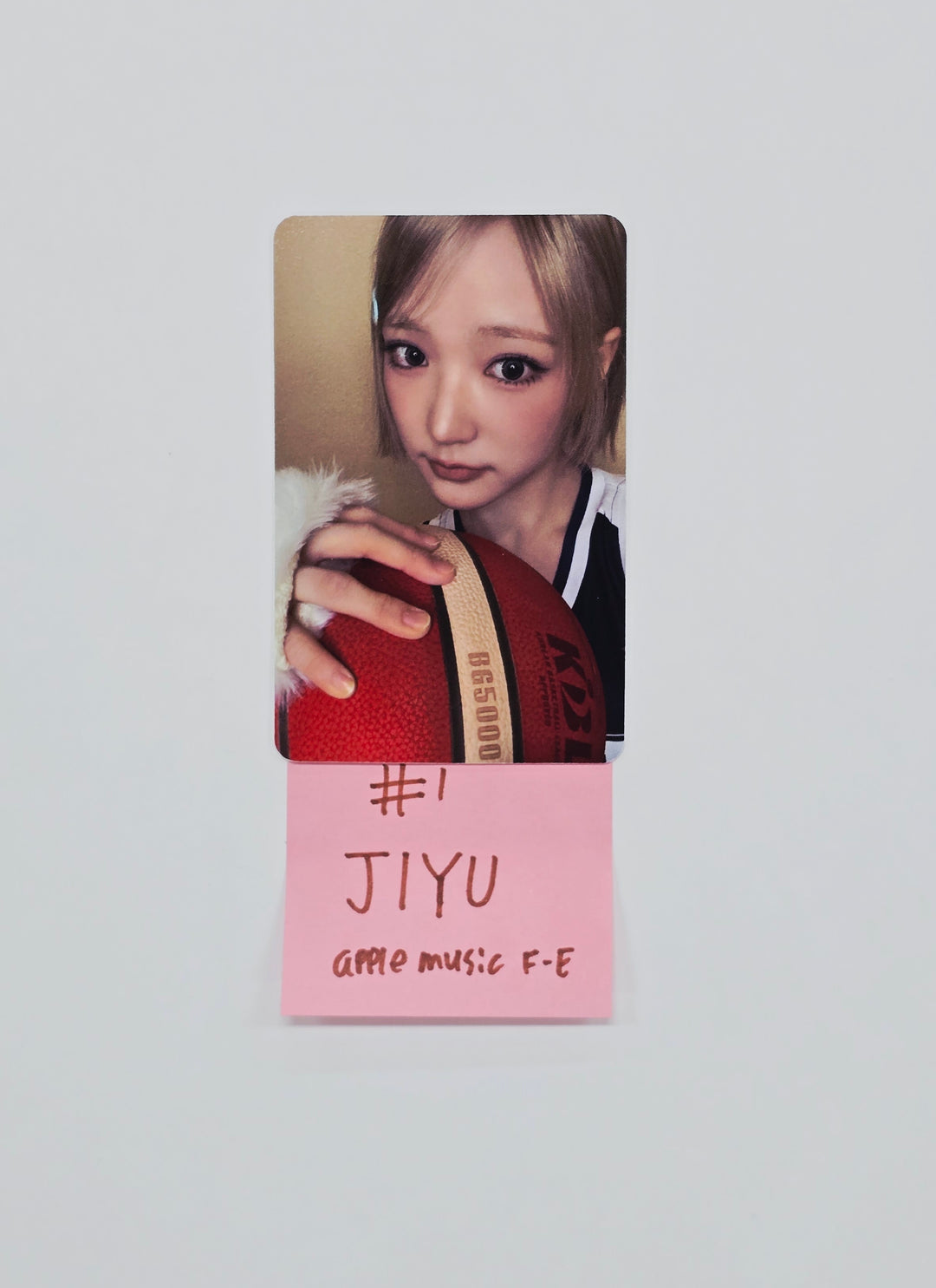 KiiiKiii "Delulu Pack" - Apple Music Fansign Event Photocard [26.02.05]