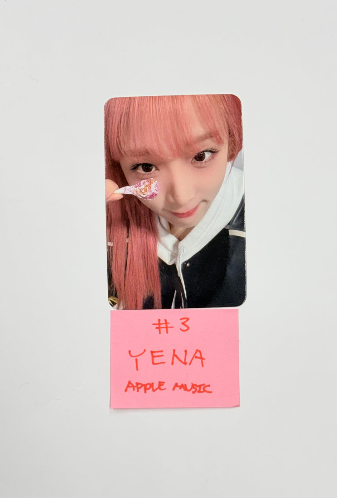 Yena "HATE XX" - Apple Music Fansign Event Photocard [26.02.05]