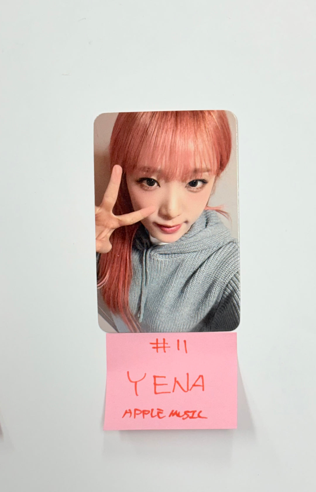 Yena "HATE XX" - Apple Music Fansign Event Photocard [26.02.05]