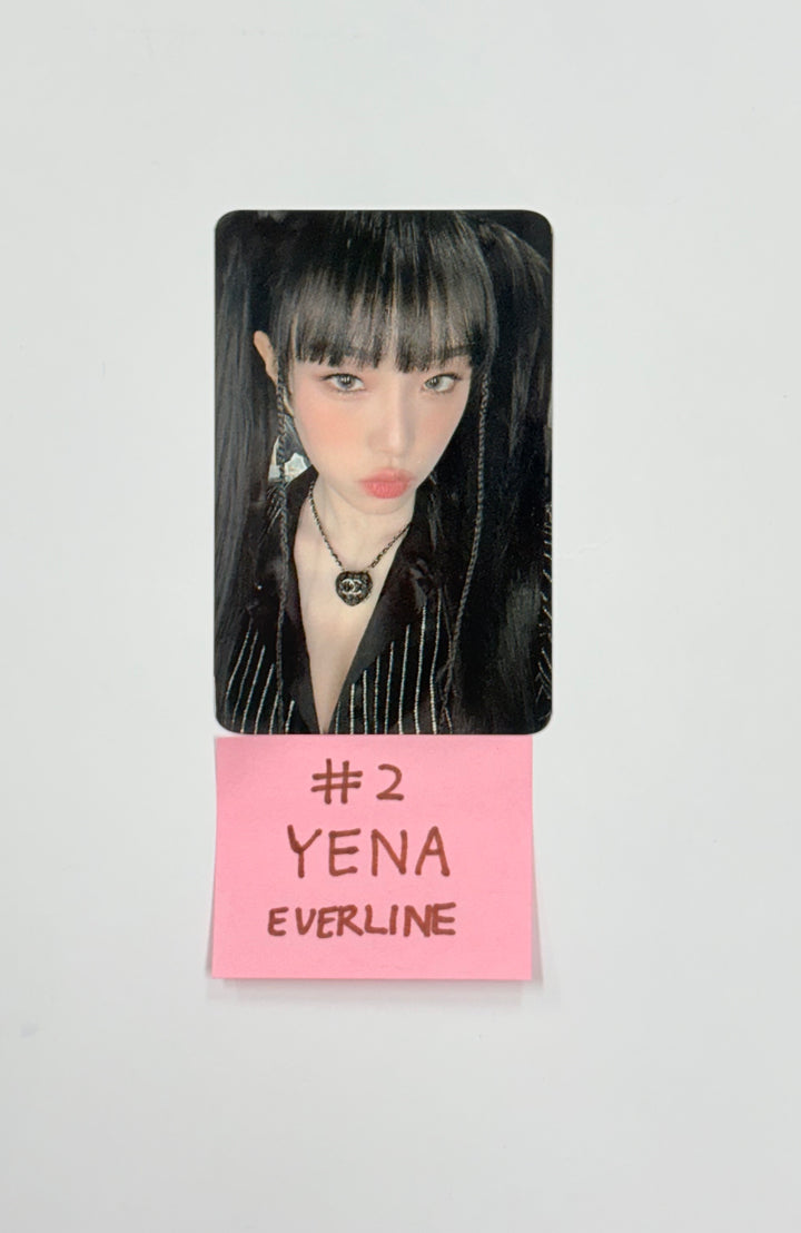 YENA "Love War" - Everline Fansign Event Photocard [26.02.05]