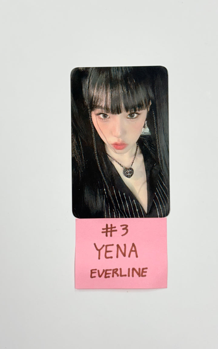 YENA "Love War" - Everline Fansign Event Photocard [26.02.05]