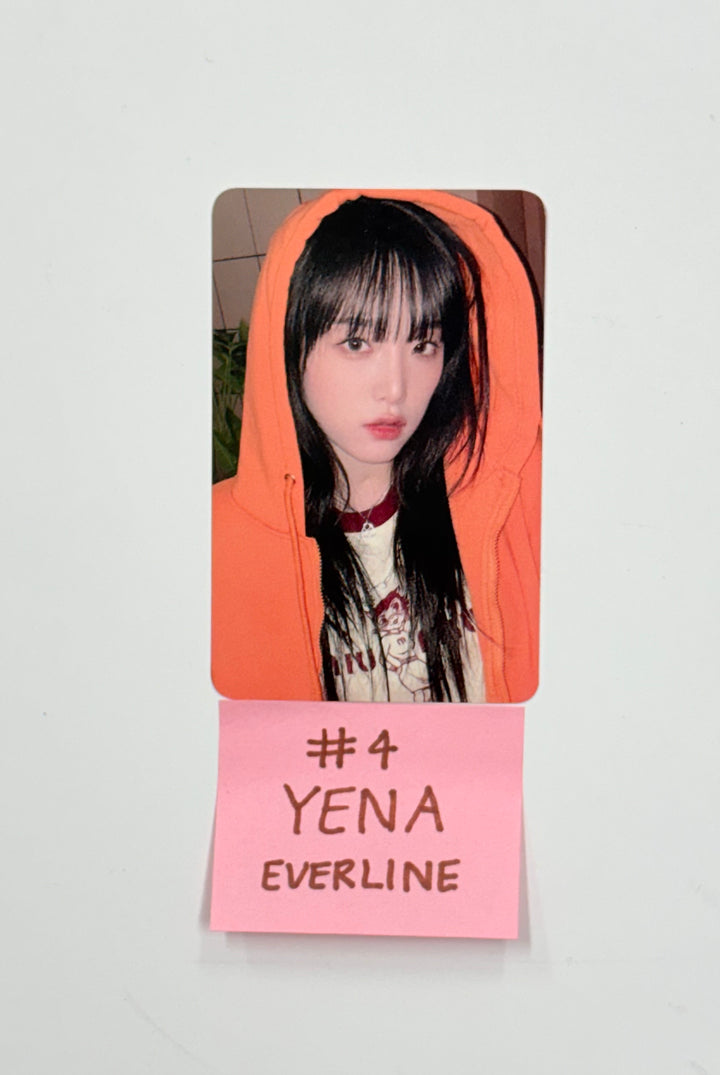 YENA "Love War" - Everline Fansign Event Photocard [26.02.05]