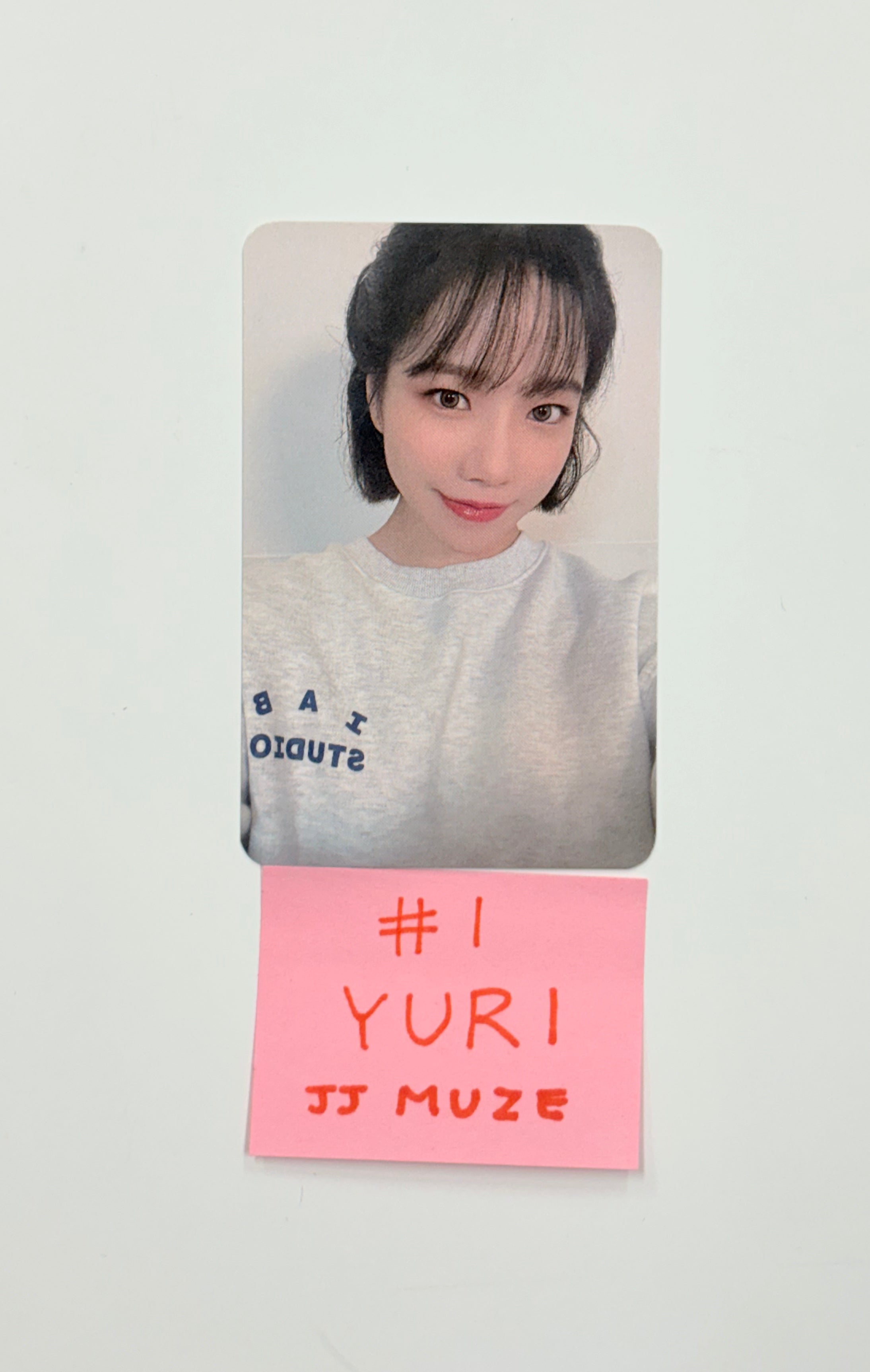 JOYURI - JJ Muze Fansign Event Photocard [26.02.05] – HALLYUSUPERSTORE