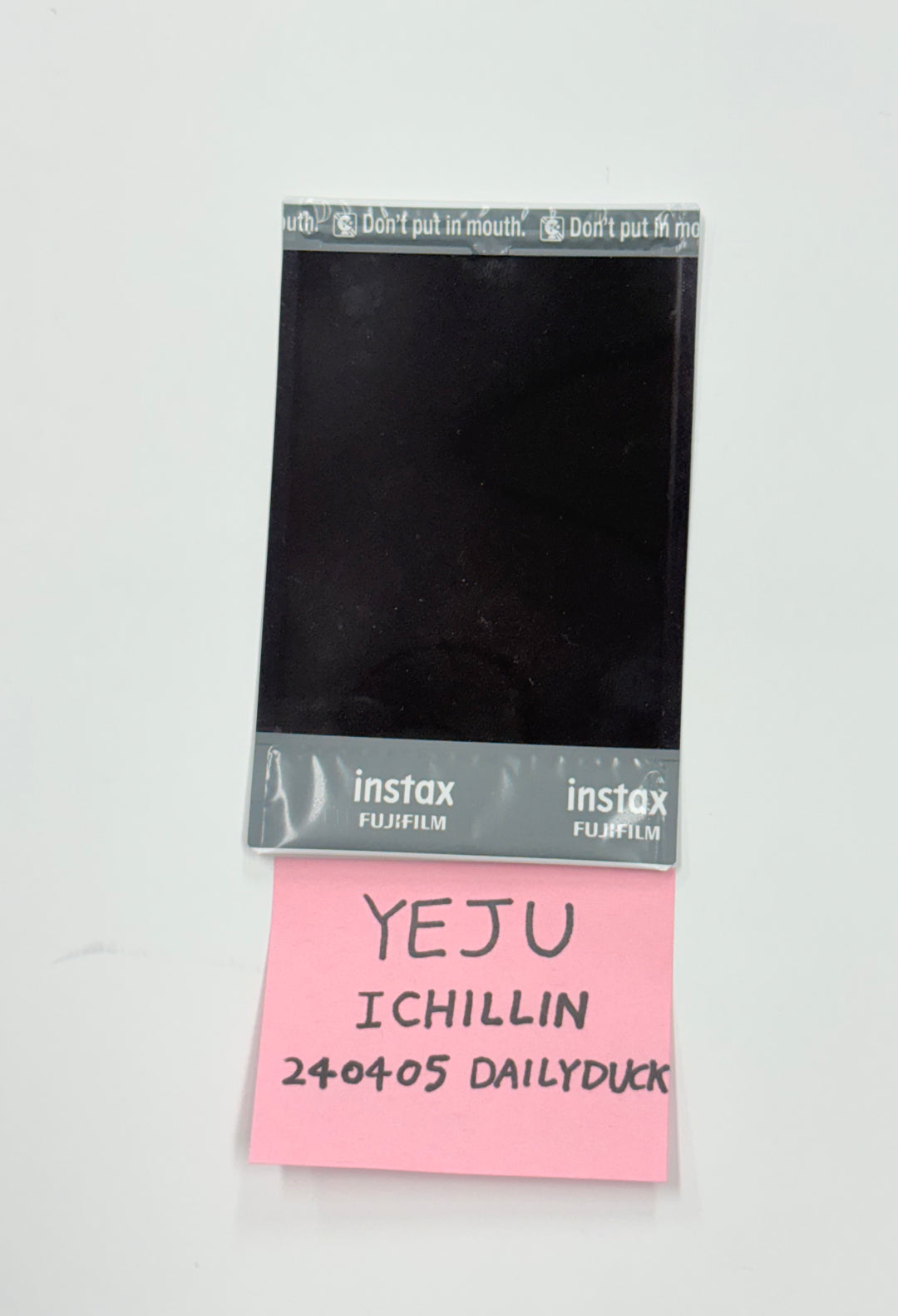 Yeju (of ICHILLIN) - Hand Autographed(Signed) Polaroid [26.02.05]
