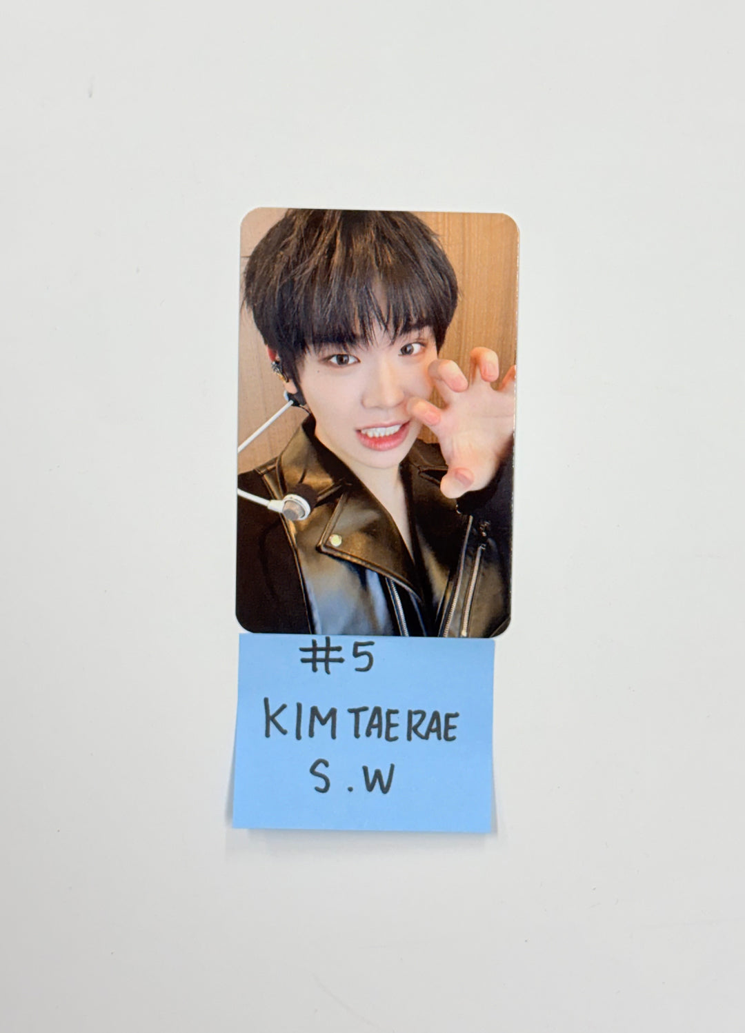 ZeroBaseOne "RE-FLOW" - Soundwave Pre-Order Benefit Photocard [26.02.06]