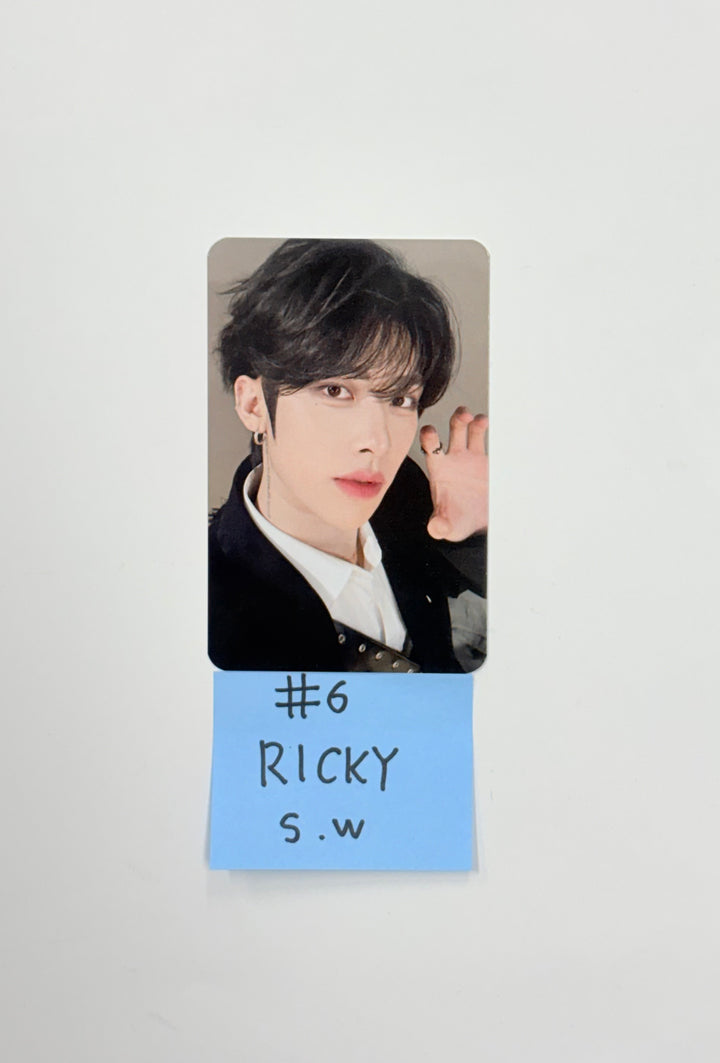 ZeroBaseOne "RE-FLOW" - Soundwave Pre-Order Benefit Photocard [26.02.06]