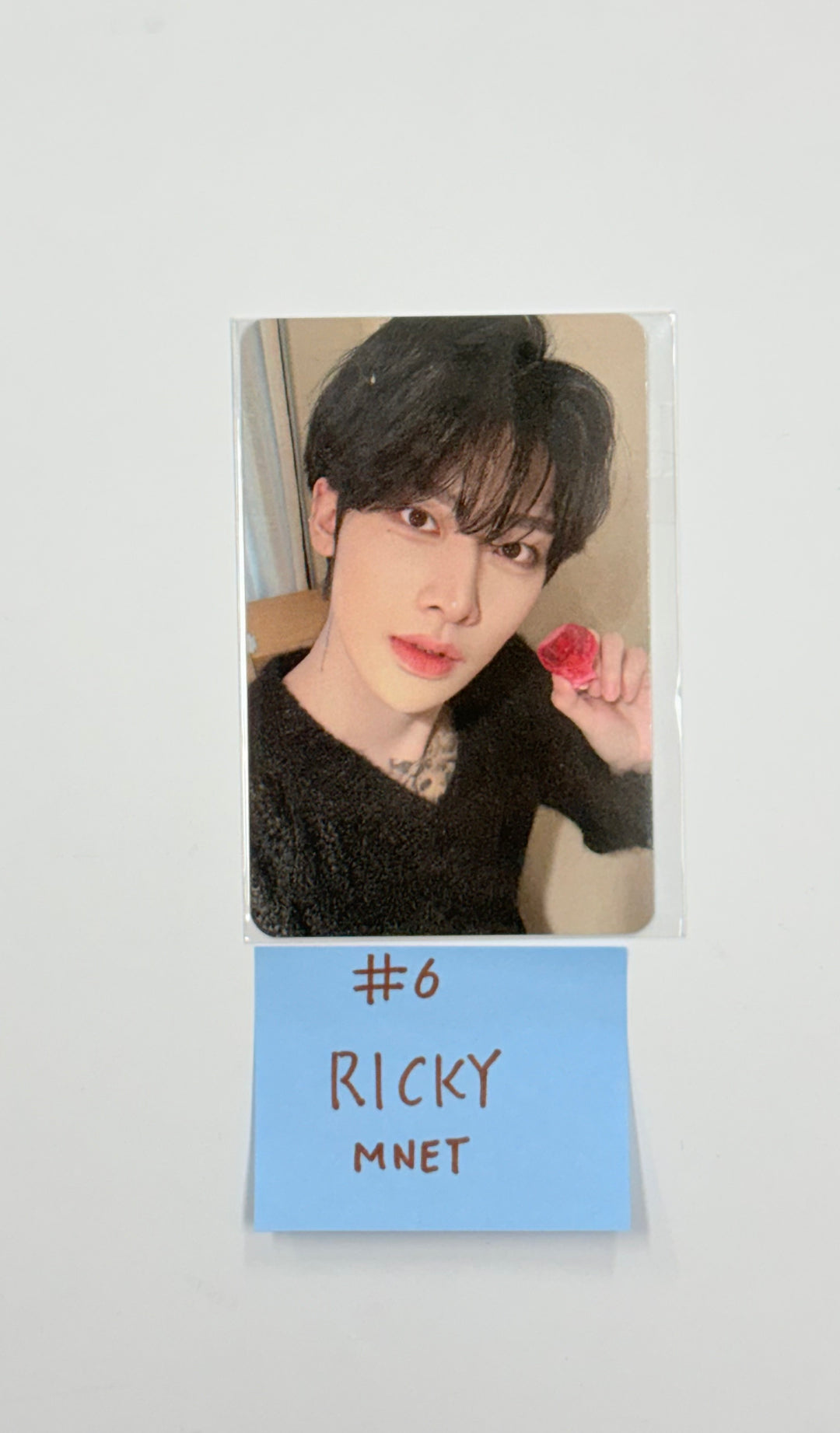 ZeroBaseOne "RE-FLOW" - Mnet Merch Pre-Order Benefit Photocard [26.02.06]