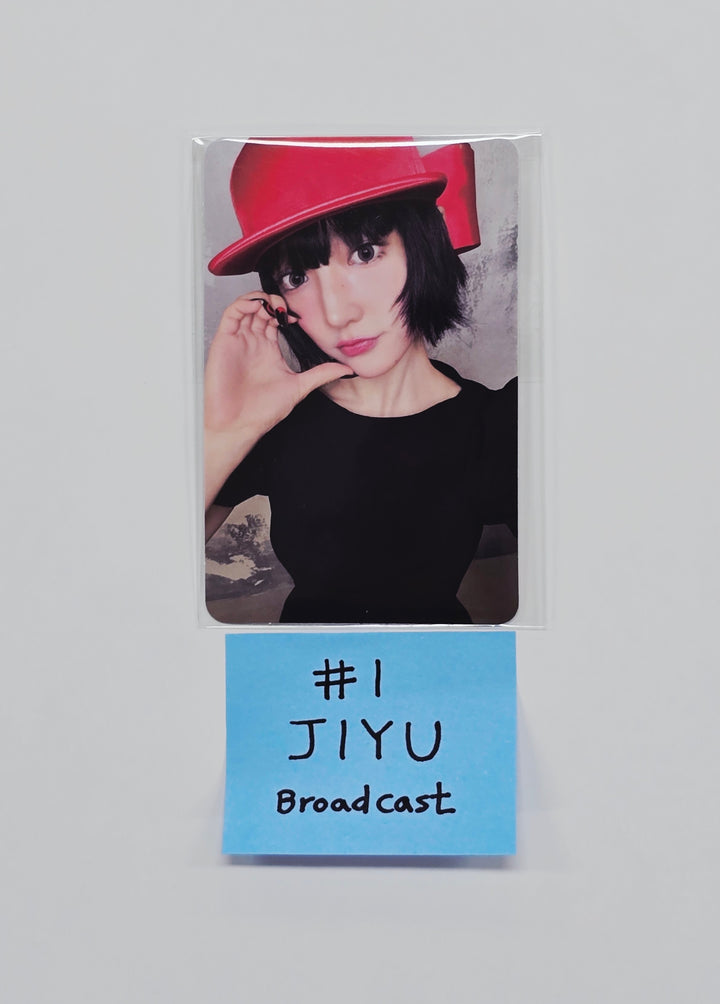 KiiiKiii "Delulu Pack" - Broadcast Photocard [26.02.06]