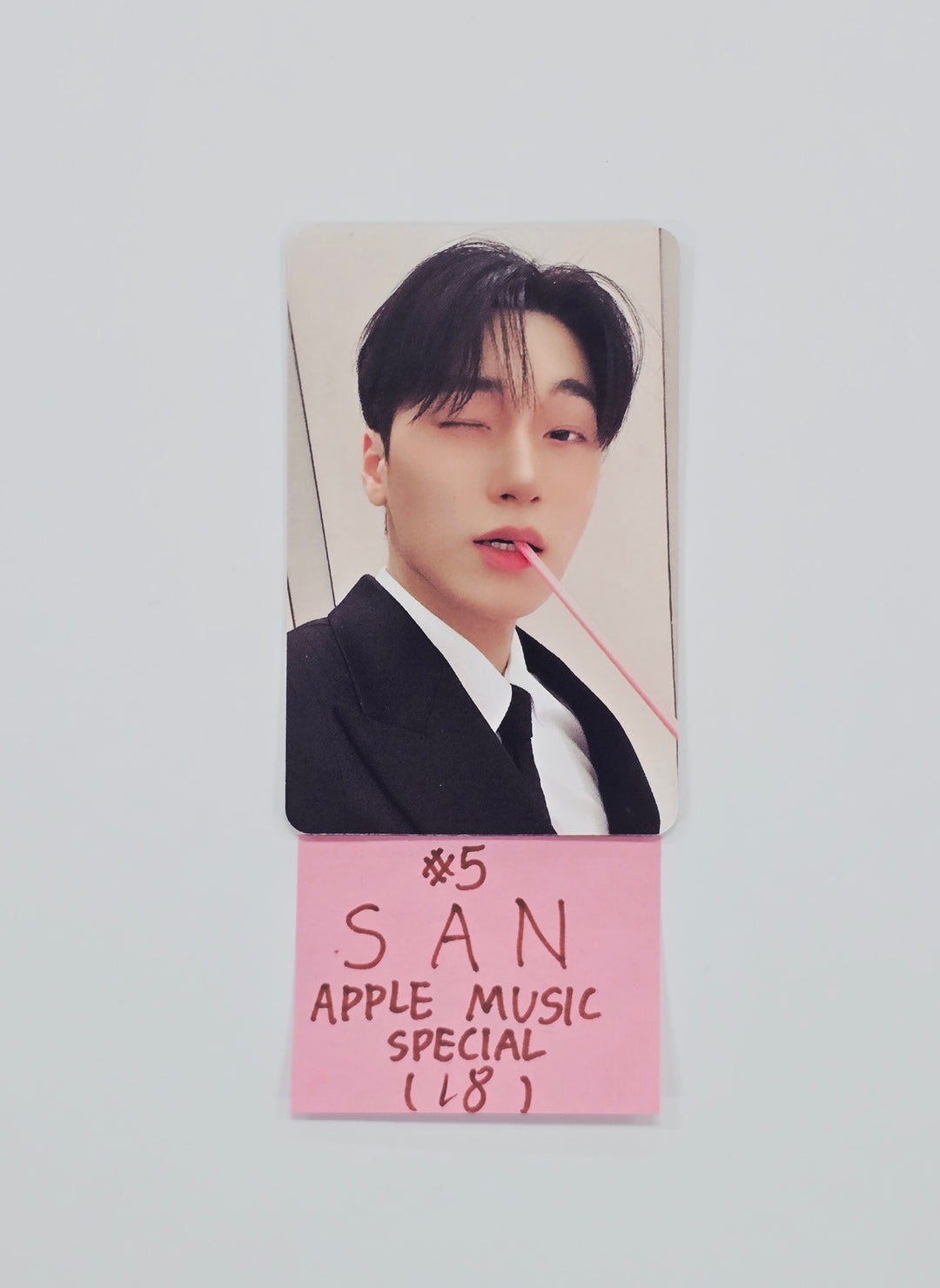 ATEEZ "GOLDEN HOUR : Part.4" - Apple Music Drink Event Photocard [26.02.10]