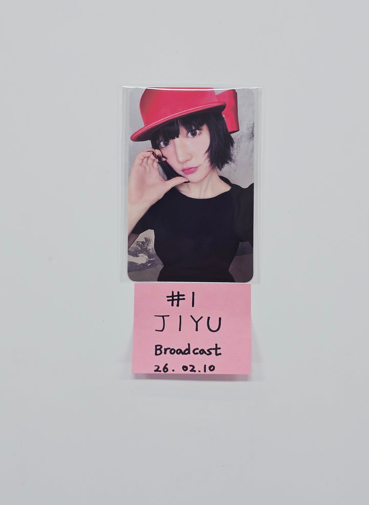KiiiKiii "Delulu Pack" - Broadcast Photocard [26.02.10]