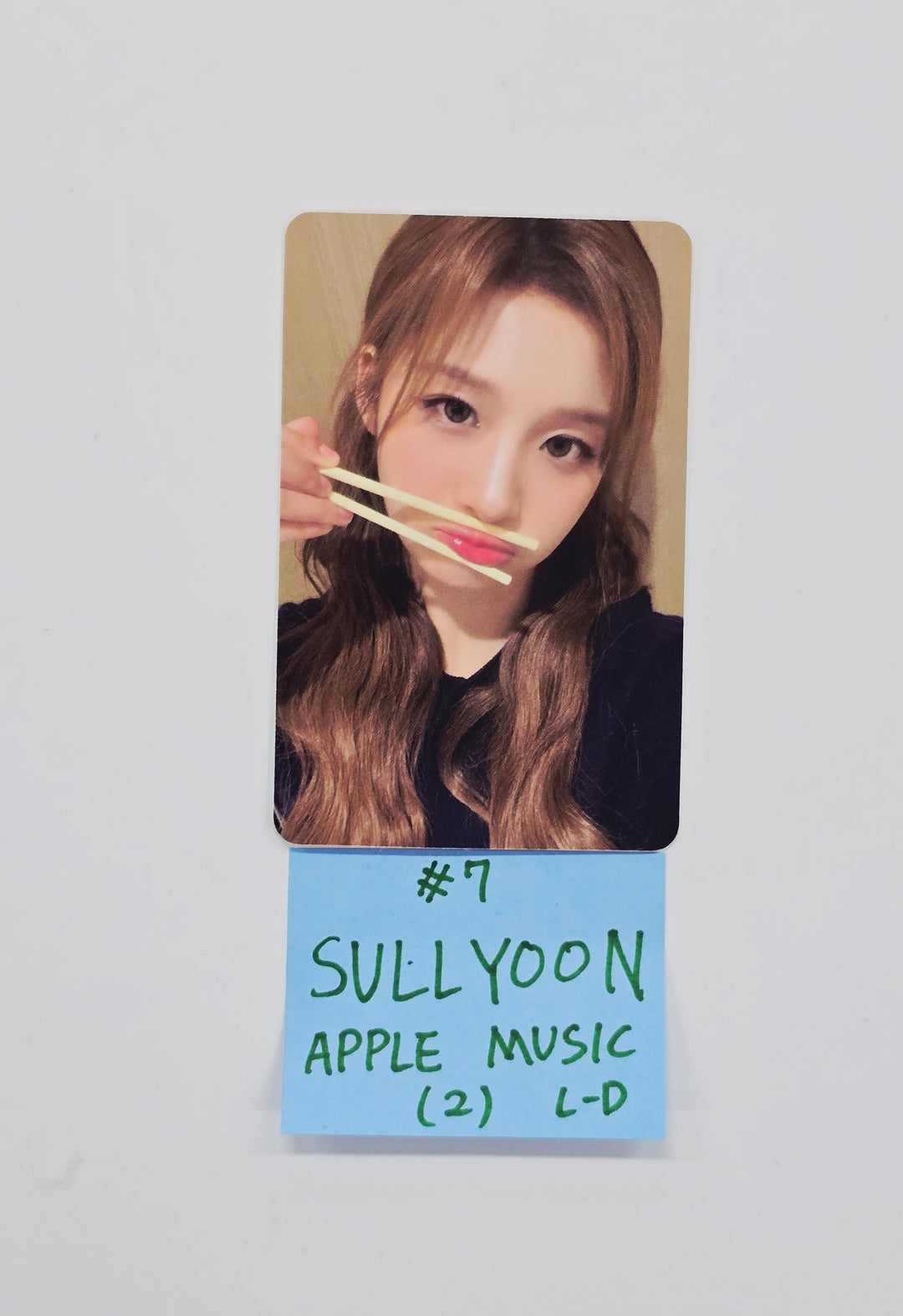 NMIXX "Blue Valentine" - Apple Music Lucky Draw Event Photocard, Polaroid type Photocard R5 [26.02.11]