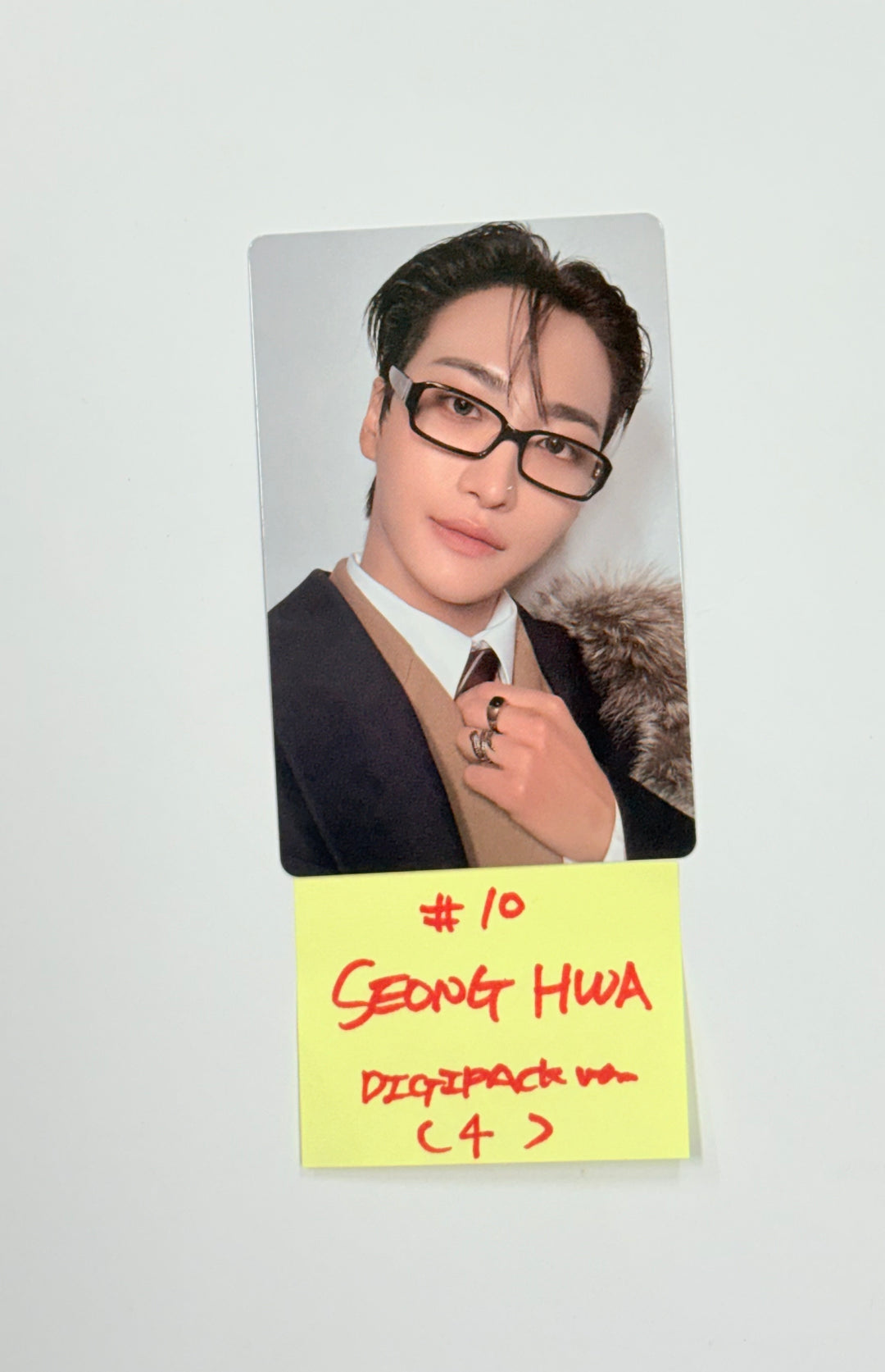 ATEEZ "GOLDEN HOUR : Part.4" - Official Photocard (Digipack ver) (hongjoong, seonghwa, yunho, yeosang) [26.02.12]