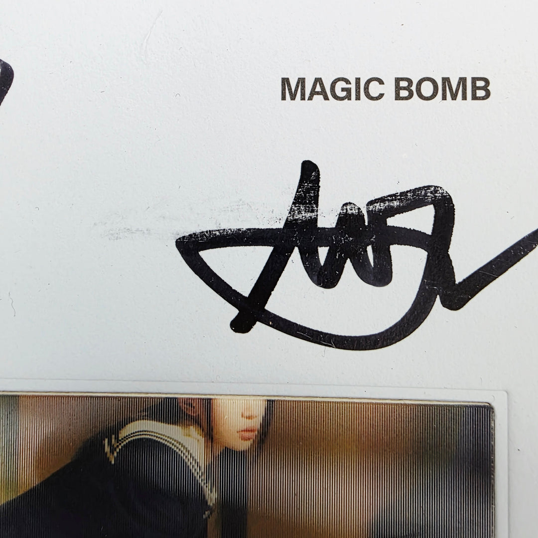 IZNA "Not Just Pretty", ILLIT "NOT CUTE ANYMORE", ILLIT "bomb", MEOVV "MY EYES OPEN VVIDE"  - Hand Autographed(Signed) Promo Album [26.02.12]