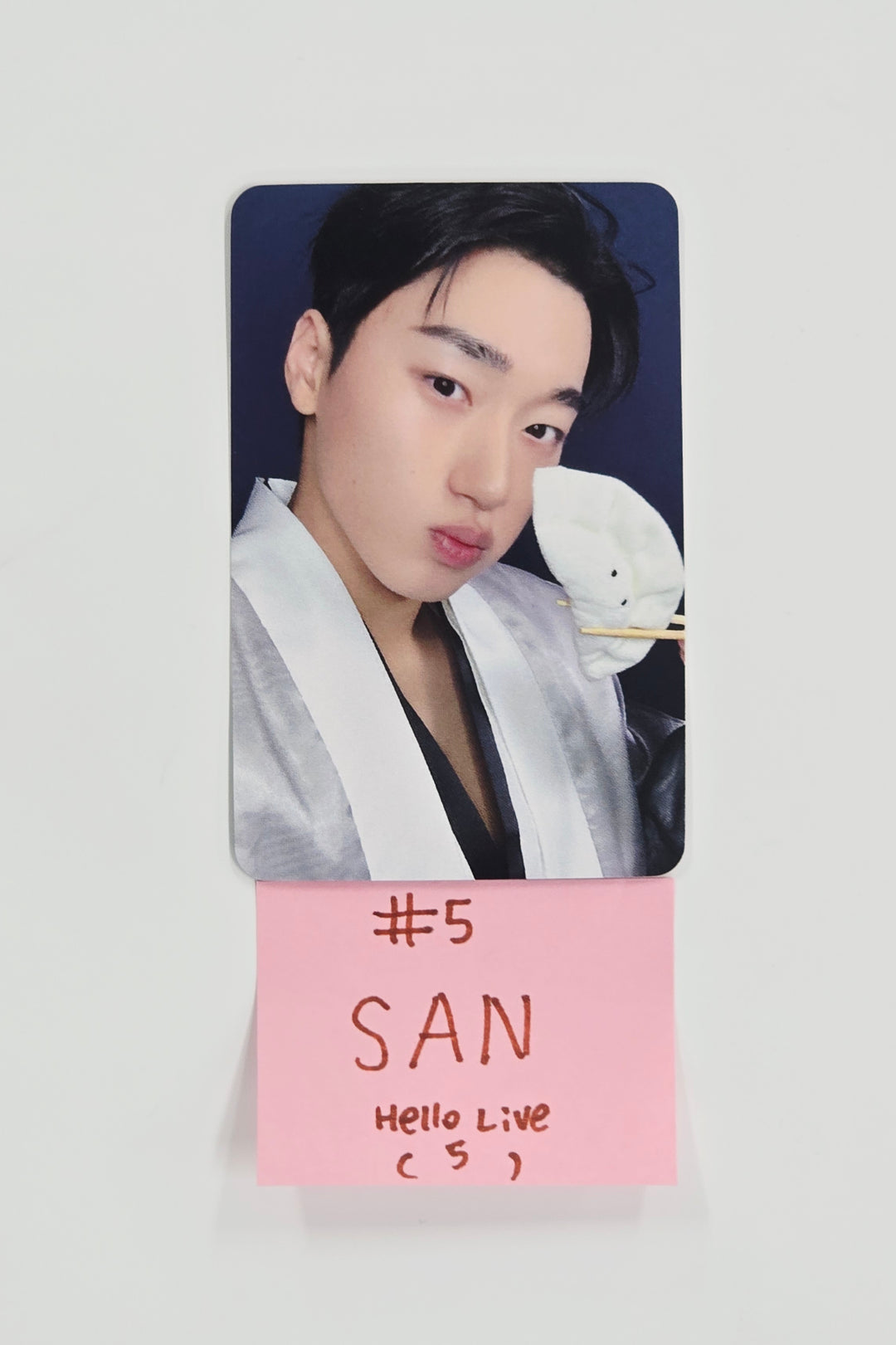 ATEEZ "GOLDEN HOUR : Part.4" - Hello Live Pre-Order Benefit Photocard [26.02.13]