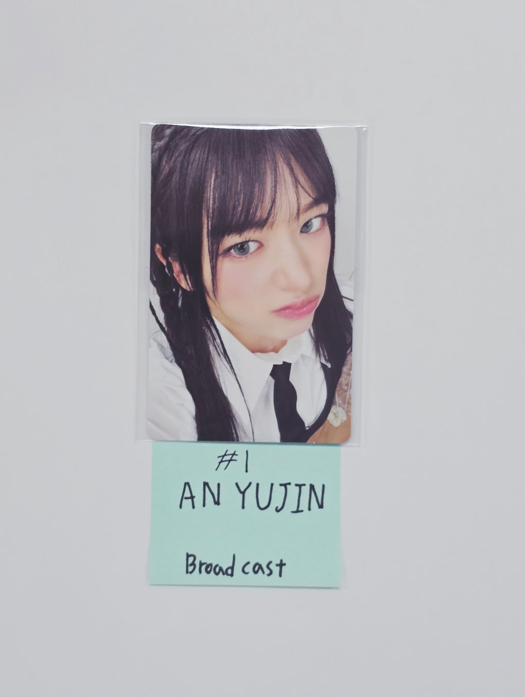 IVE "REVIVE+" - Broadcast Photocard [26.02.20]