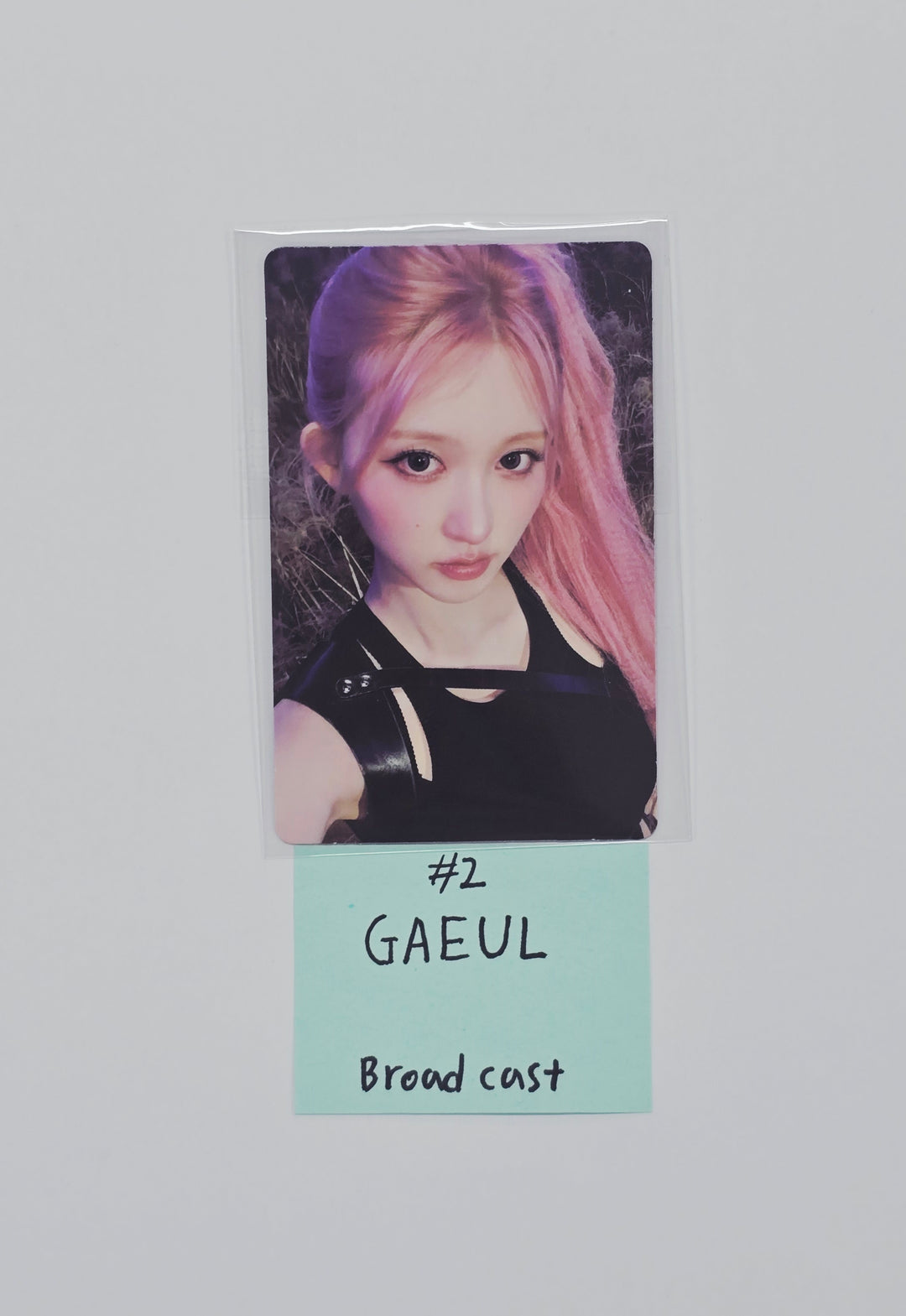 IVE "REVIVE+" - Broadcast Photocard [26.02.20]