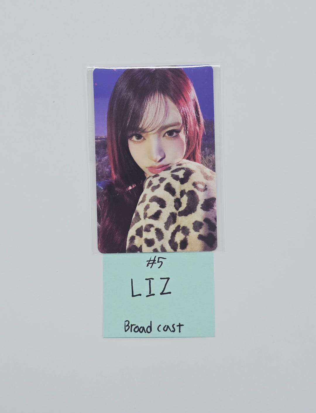 IVE "REVIVE+" - Broadcast Photocard [26.02.20]