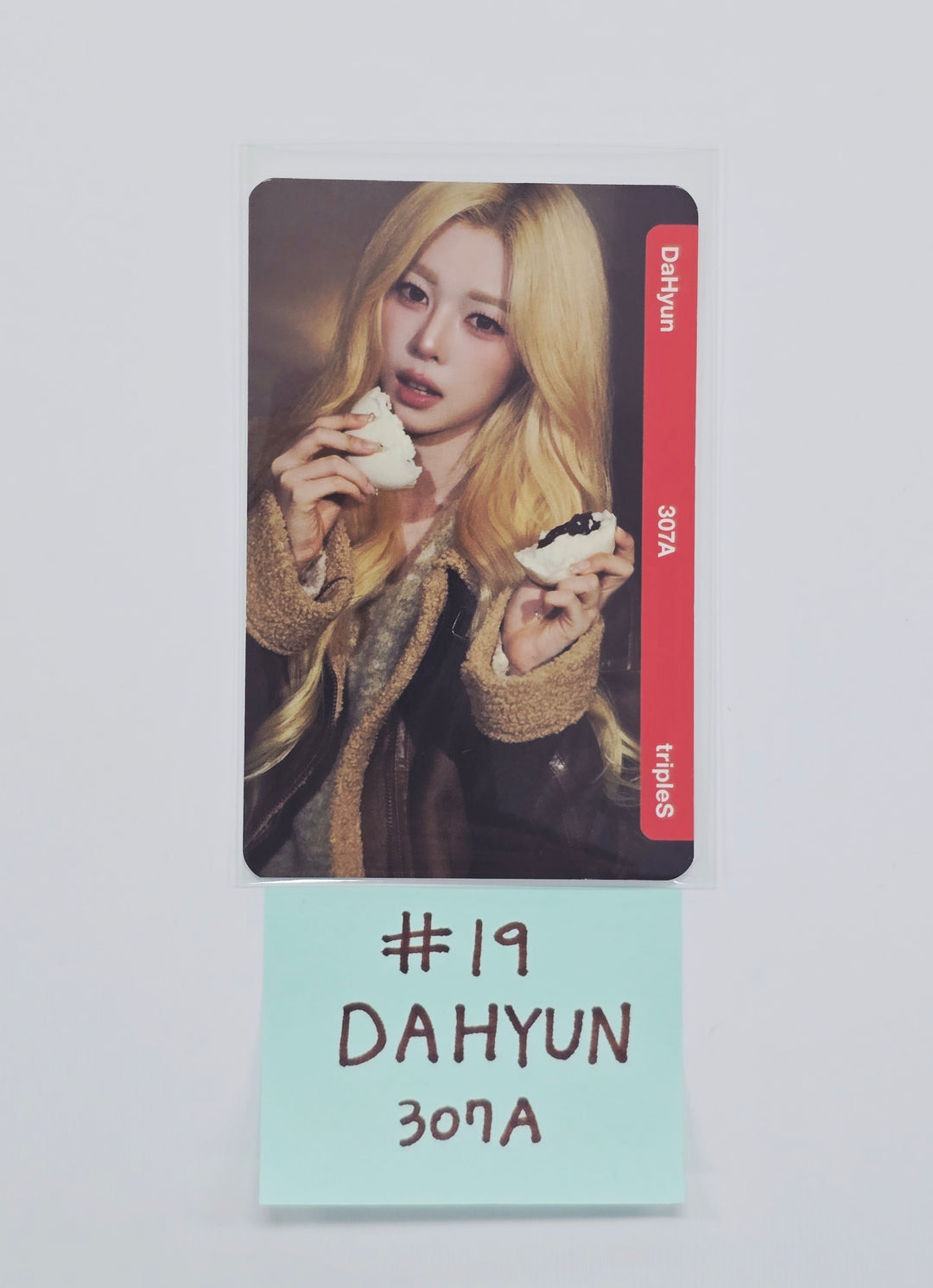 Triples_msnz "Beyond Beauty" - TripleS msnz X Lotte Home Shopping Double Class Objekt Photocard (Objekt Music Album ver.) (1) [26.02.20]