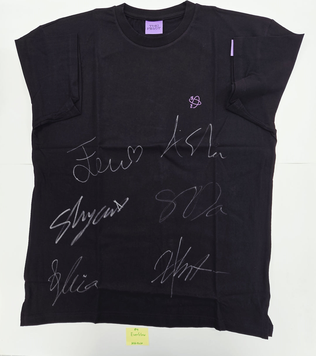 EVERGLOW - 2021 EVERGLOW Online Concert "The First" Hand Autographed T-Shirt [26.02.20]