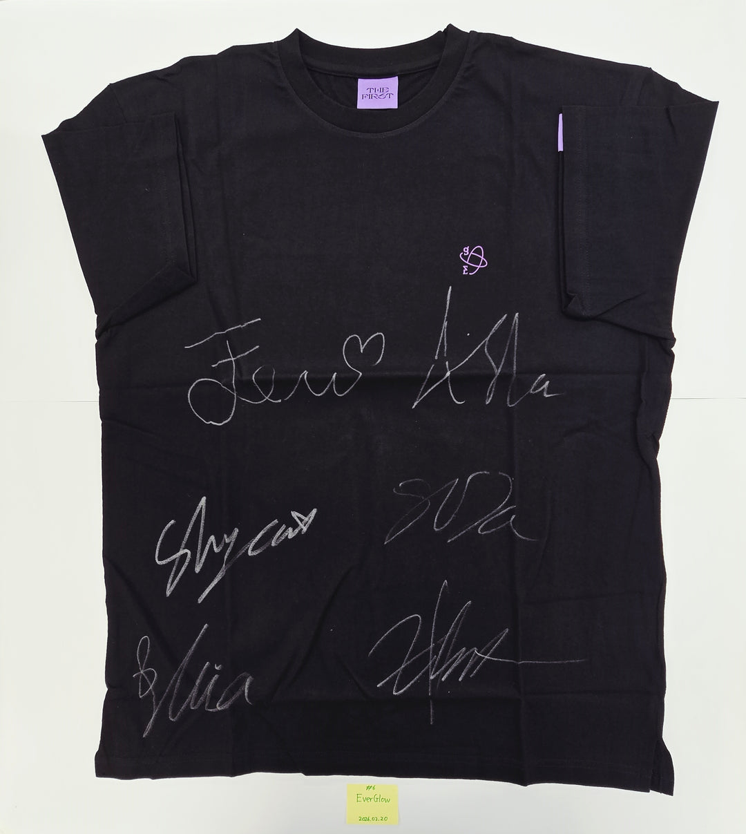 EVERGLOW - 2021 EVERGLOW Online Concert "The First" Hand Autographed T-Shirt [26.02.20]