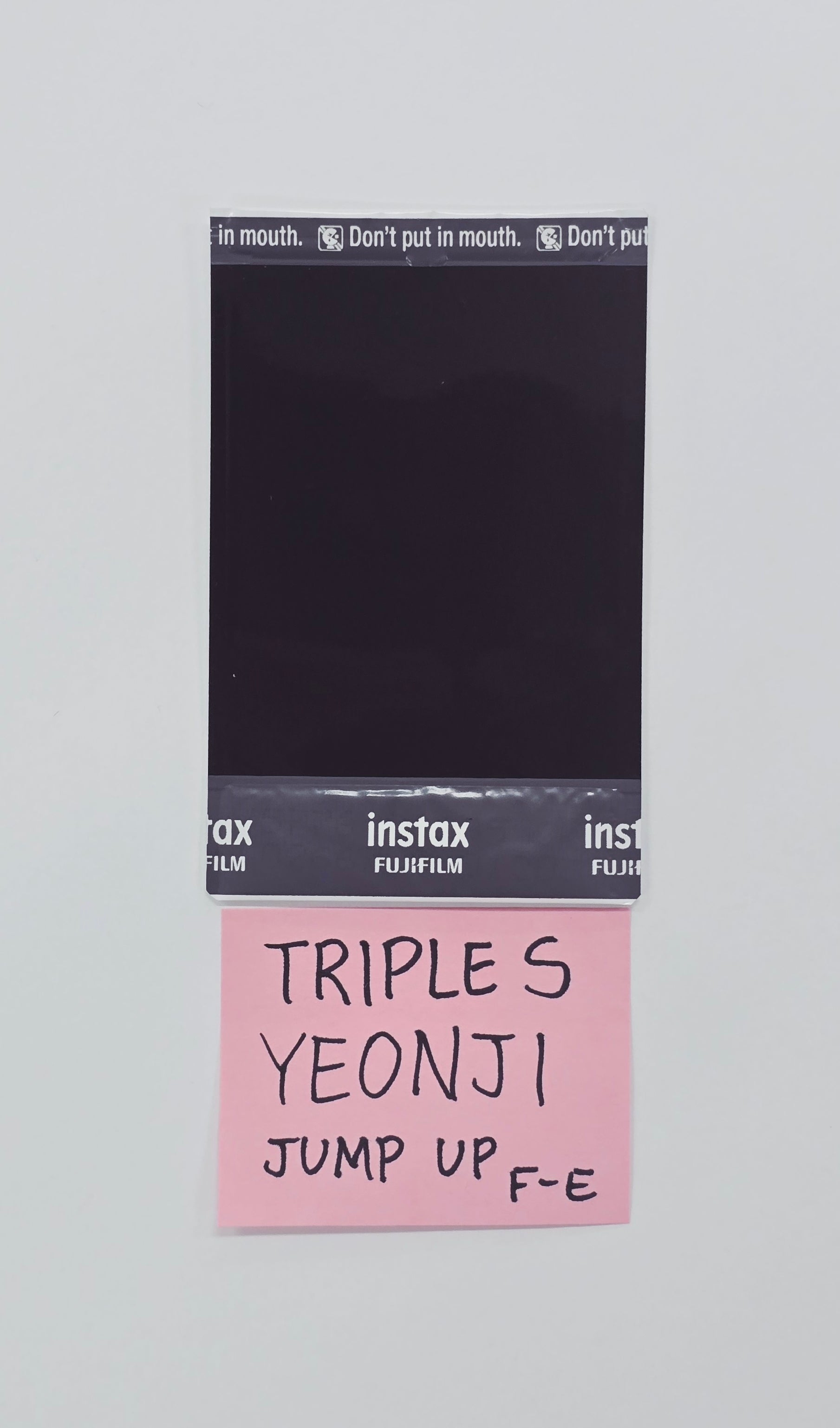 YEONJI (of TripleS) - Hand Autographed(Signed) Polaroid [26.02.23
