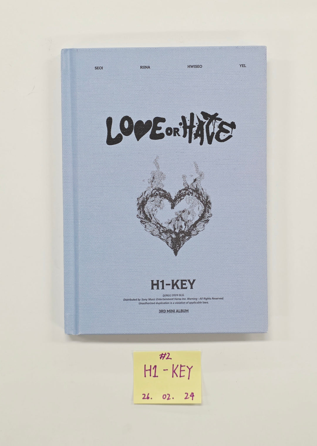 H1-KEY "Rose Blossom", H1-KEY "LOVE or HATE" - Hand Autographed(Signed) Promo Album [26.02.24]