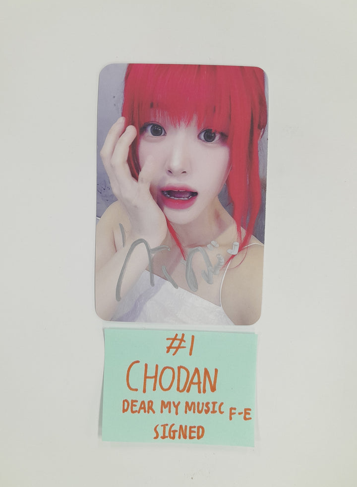 QWER - Hand Autographed(Signed) Photocard [26.03.06]