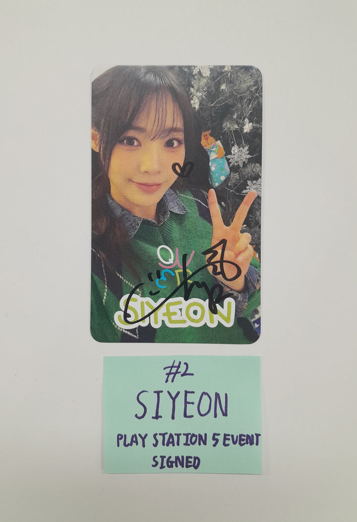 QWER - QWER X  Play Station Hand Autographed(Signed) Photocard [26.03.06]