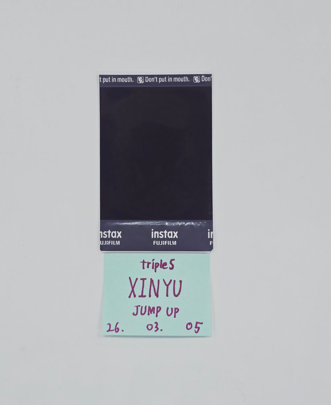 XINYU (of TripleS) - Hand Autographed(Signed) Polaroid [26.03.06]