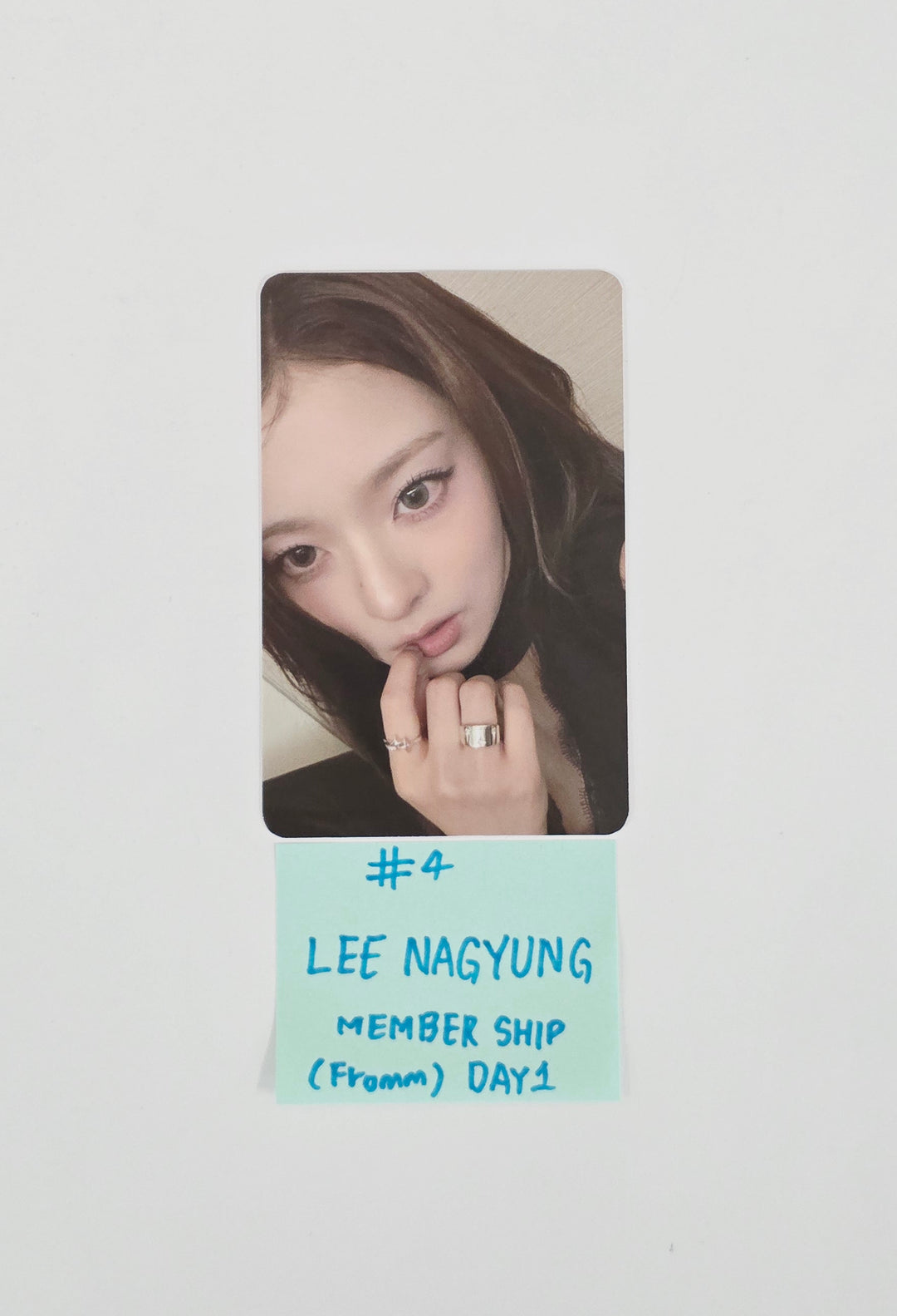 Fromis_9 - ENCORE World Tour Membership Event Photocard Day1 [26.03.11]