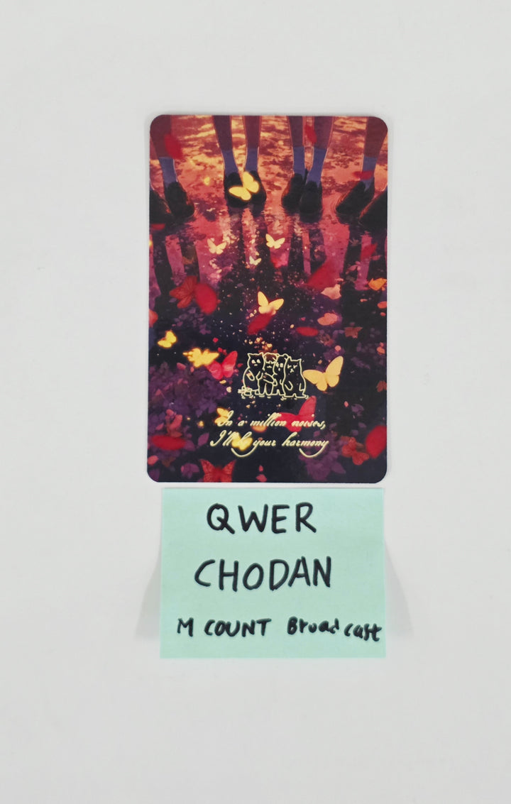 CHODAN (of QWER) - Hand Autographed(Signed) Broadcast Photocard [26.03.11]