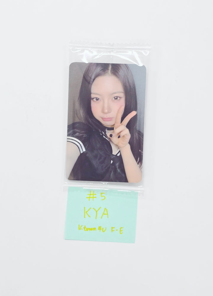KiiiKiii "Delulu Pack" - Ktown4U Fansign Event Photocard [26.03.16]